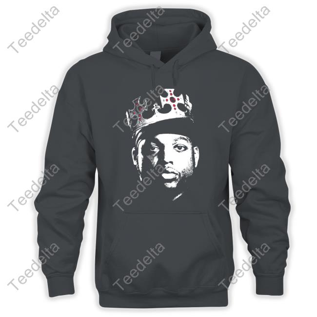 Travis Bottles Wearning King Henry T-Shirt