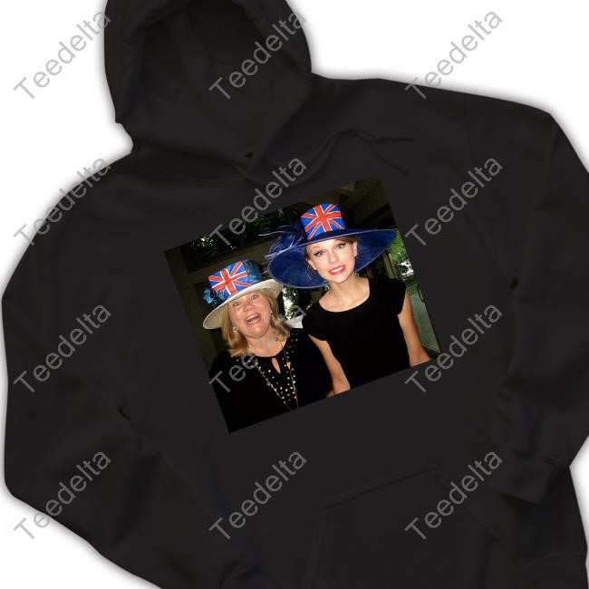 Erin Redlipclassic Wearing Mrs. Andrea Finlay Was Funny With Her Daughter Taylor Swift Classic Shirt